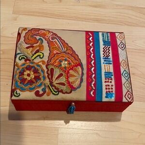 Hobo embroidery bead jewelry box
